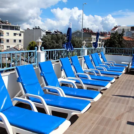 Mavi & Restaurant Szálloda 2*