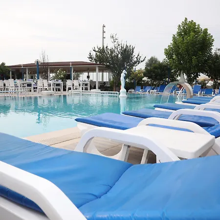 Mavi & Restaurant 3*