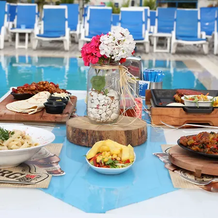 Mavi & Restaurant Hotel 3*