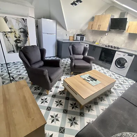 Mavi & Restaurant Szálloda