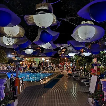 Отель Mavi & Restaurant 3*