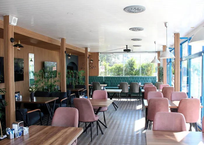 Mavi & Restaurant 3*
