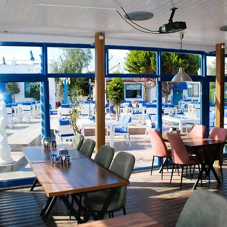 Mavi & Restaurant Hotel