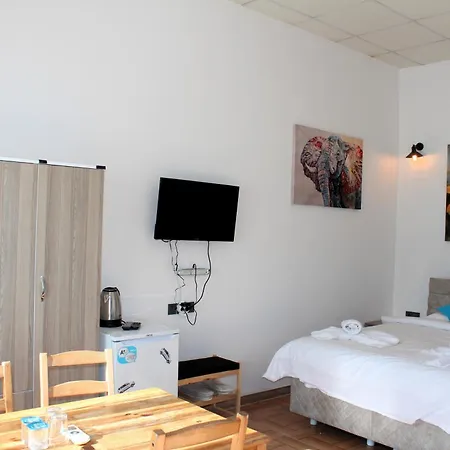Mavi & Restaurant Hotel