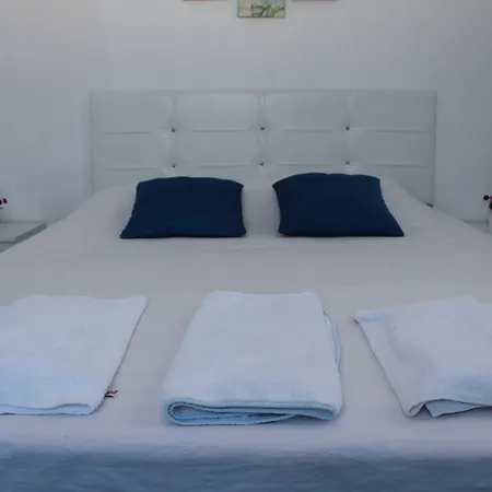 Отель Mavi & Restaurant